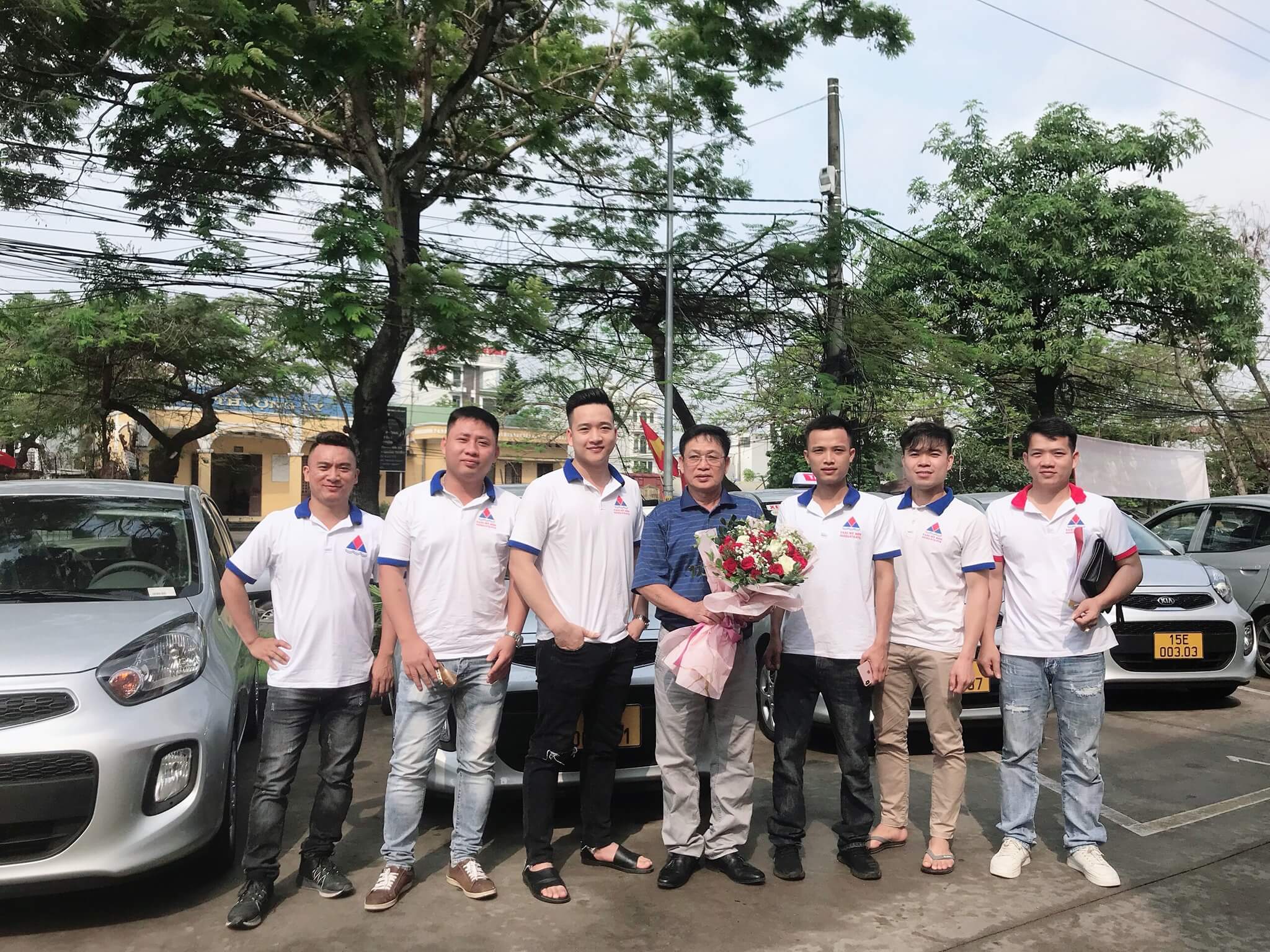 Đội ngũ nhân viên taxi My Sơn