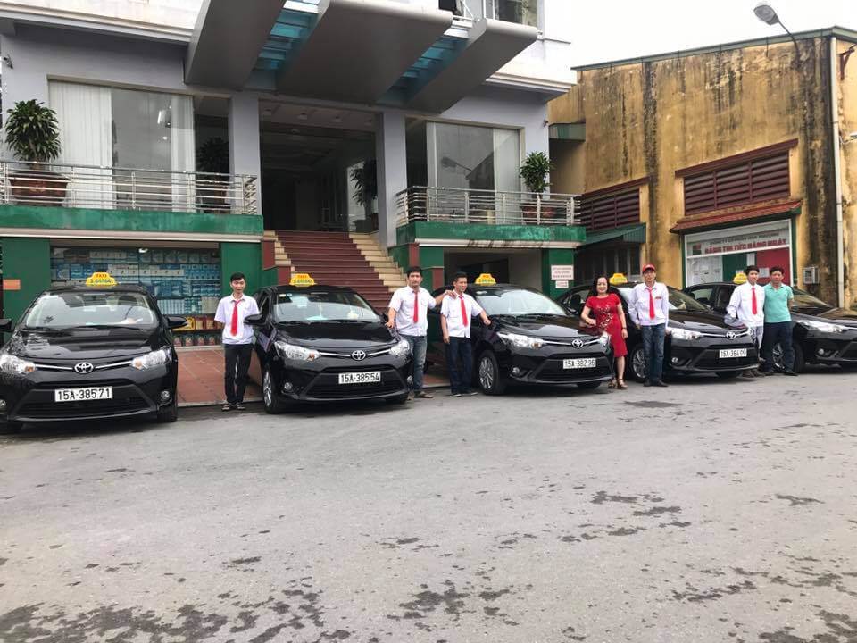 Taxi Hoa Phượng đồng hành cùng khách trên mọi hành trình