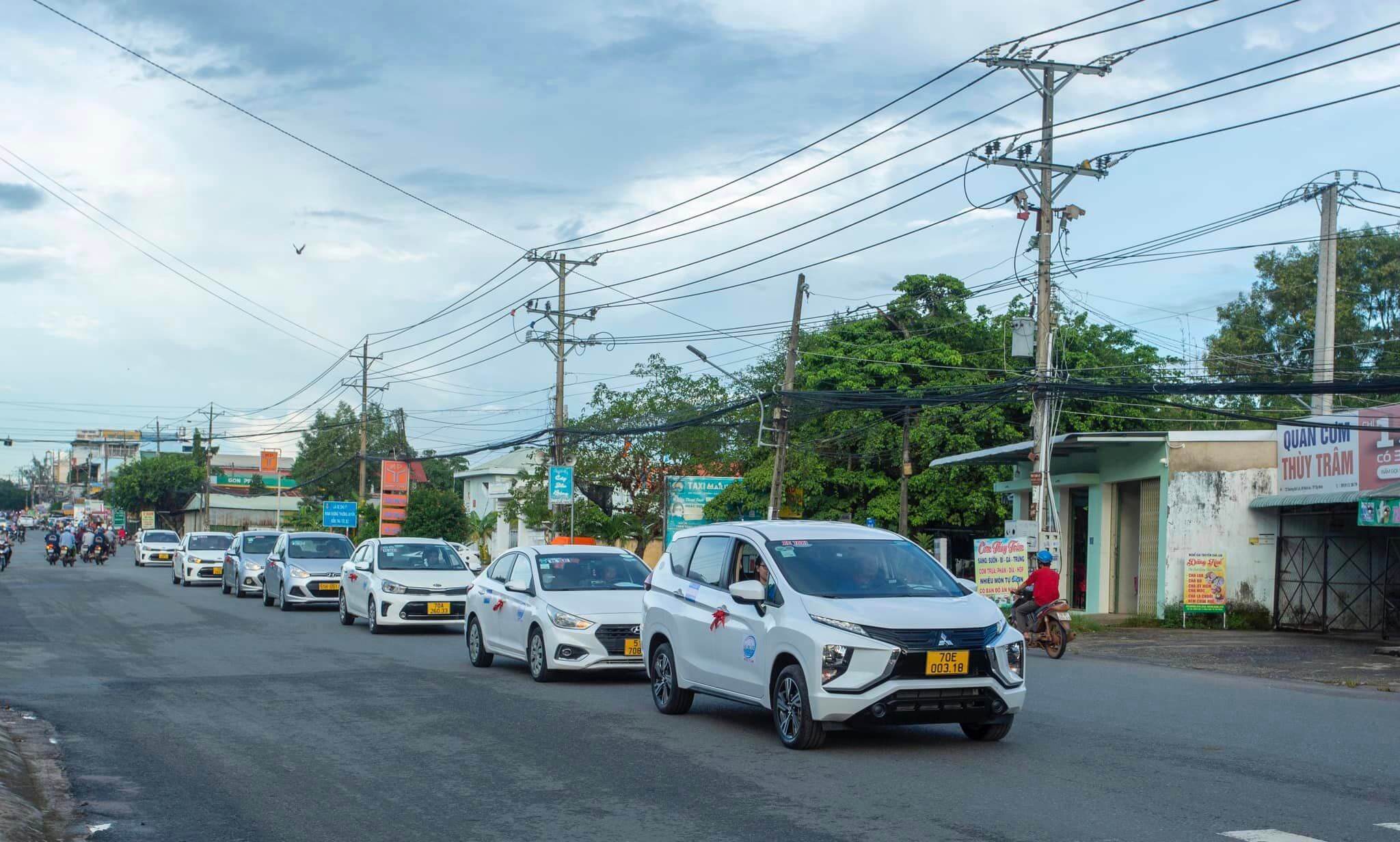 Taxi Long Sơn đồng hành cùng khách trên mọi hành trình