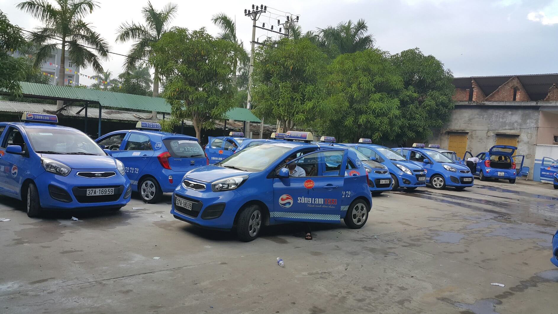 Taxi Sông Lam sẵn sàng phục vụ khách 