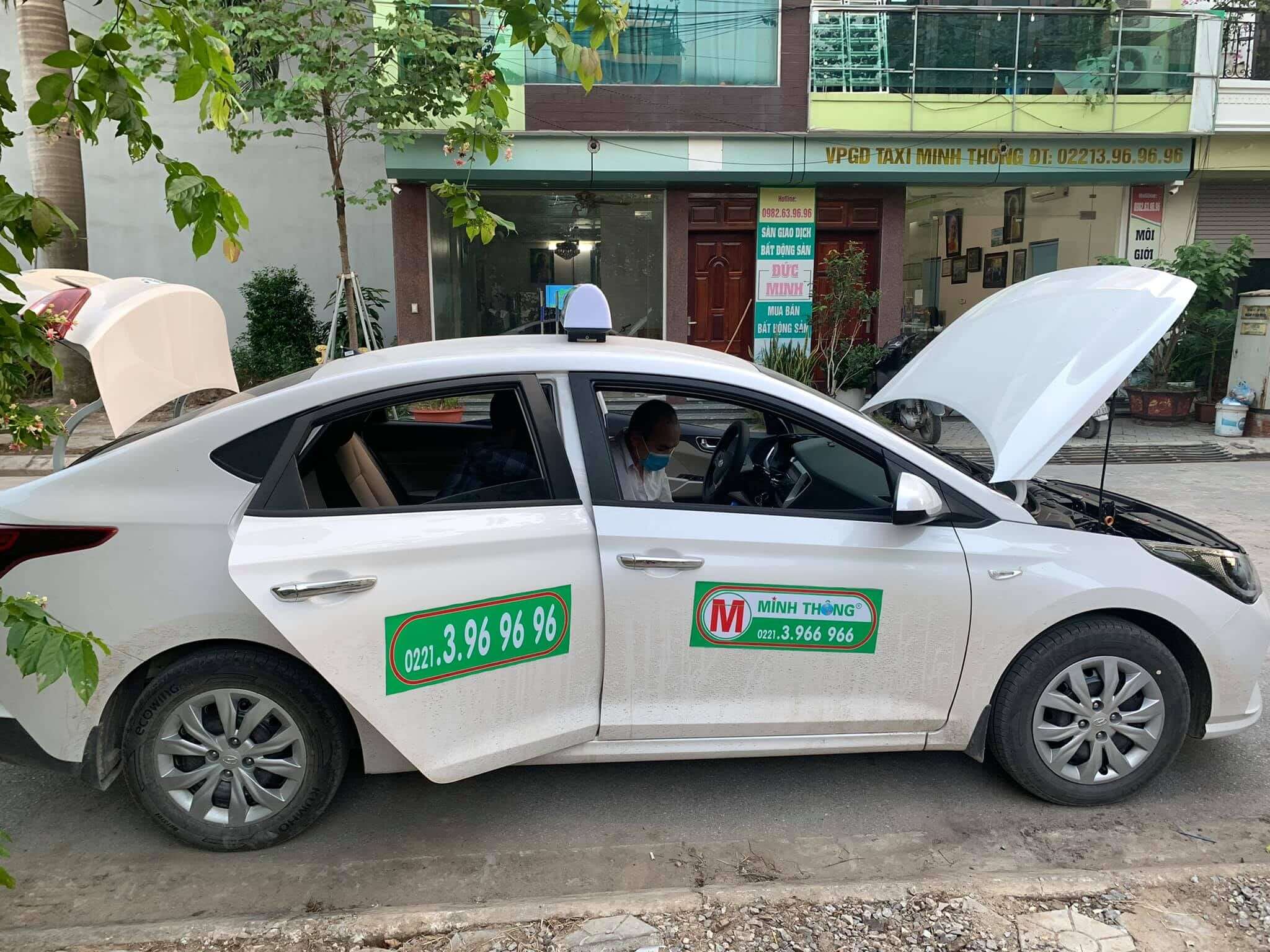 Xe taxi Minh Thông