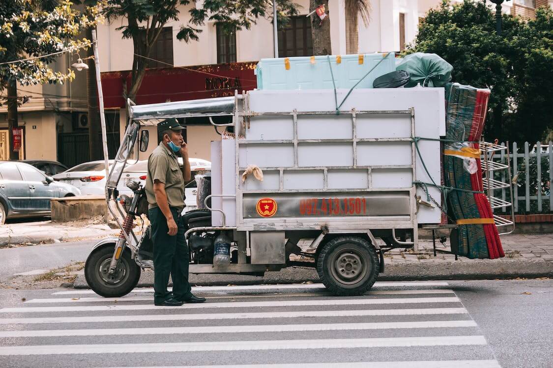 Khách hàng hãy liên hệ trực tiếp tới hãng xe