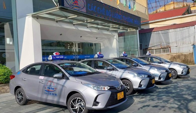 dịch vụ taxi Vạn Xuân luôn đồng hành cùng khách hàng