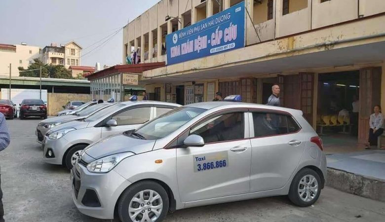 Xe taxi Rồng Vàng