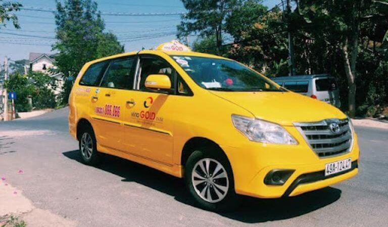 Xe Taxi Vàng