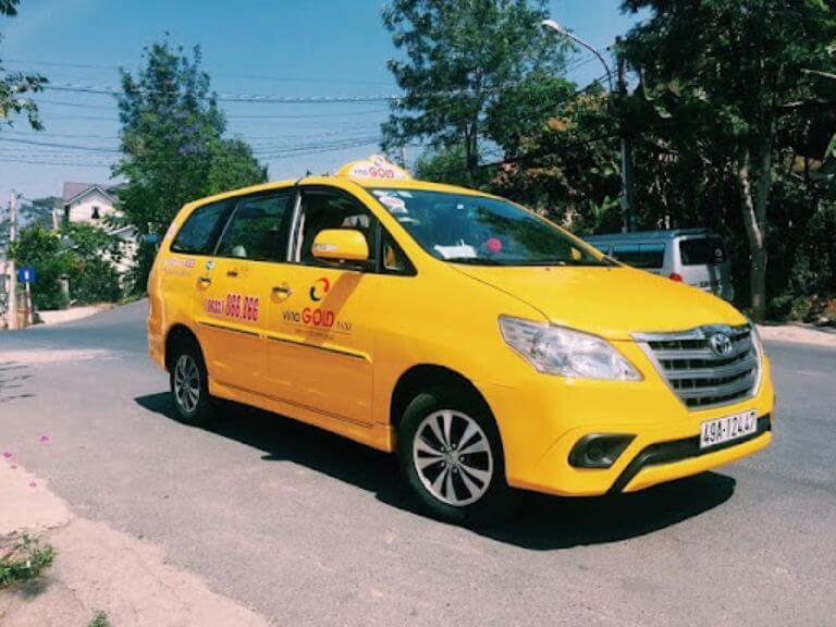 Xe Taxi Vàng