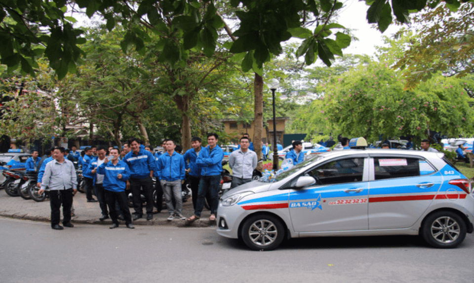 Đội ngũ nhân viên Ba Sao Taxi