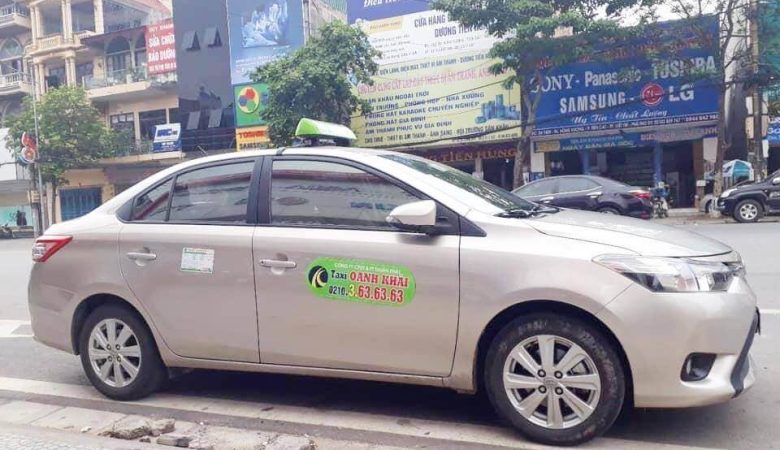 Xe taxi Oanh Khải