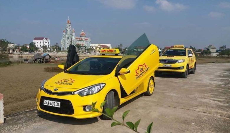 Xe taxi Sen Vàng