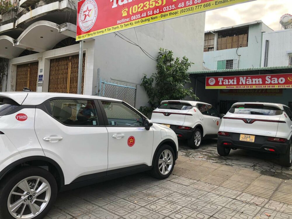 Taxi Năm Sao hân hạnh phục vụ khách hàng