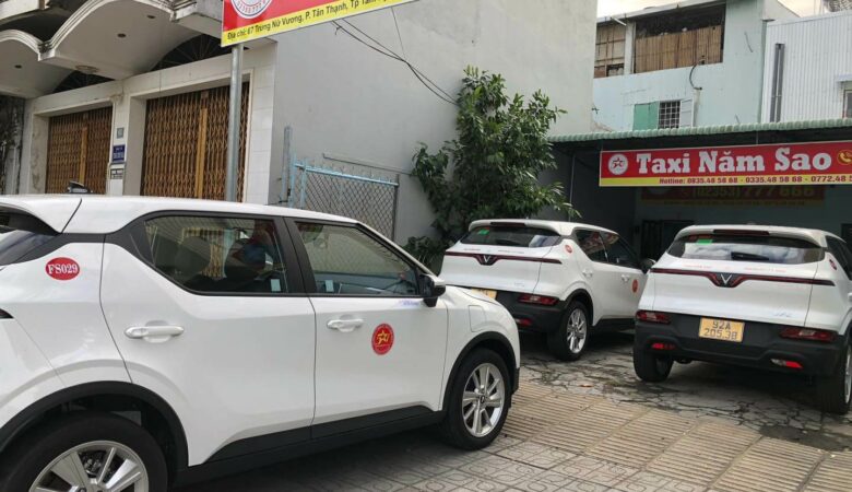 Taxi Năm Sao hân hạnh phục vụ khách hàng